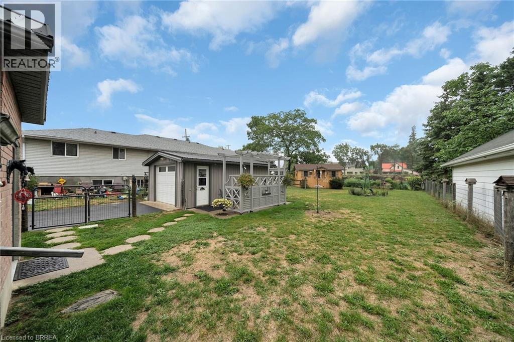 205 CRYSLER Street - 35