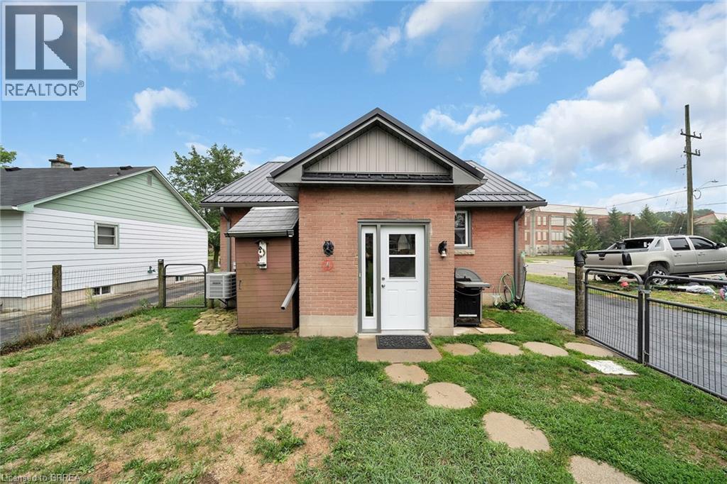 205 CRYSLER Street - 6