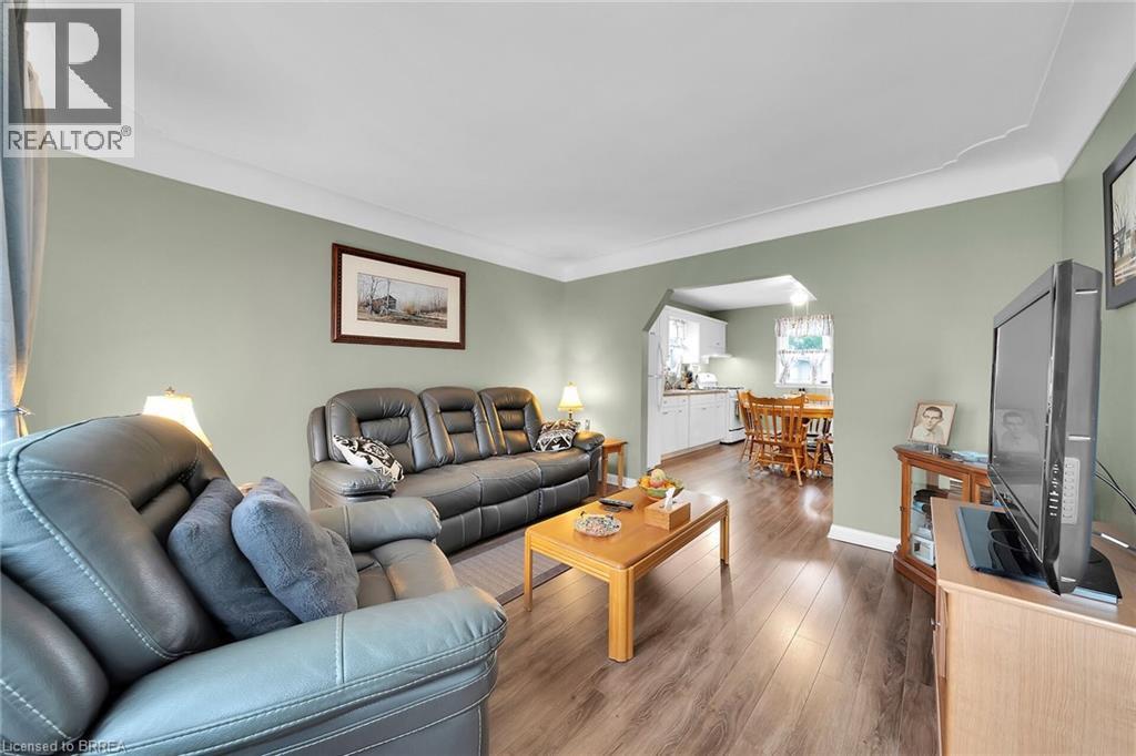 205 CRYSLER Street - 9