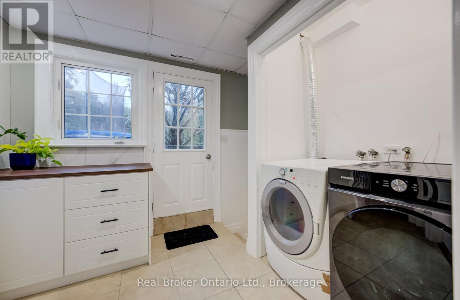 655 ELLENGALE ROAD — photo 36