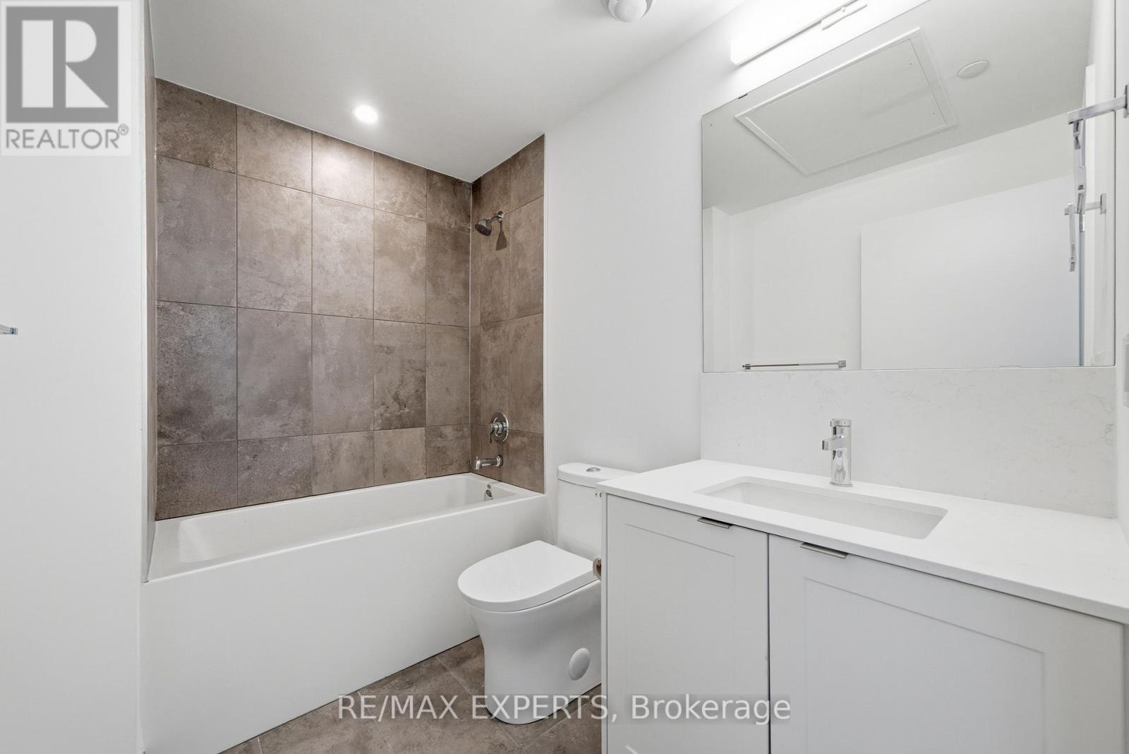 #334 1614 CHARLES STREET - 19
