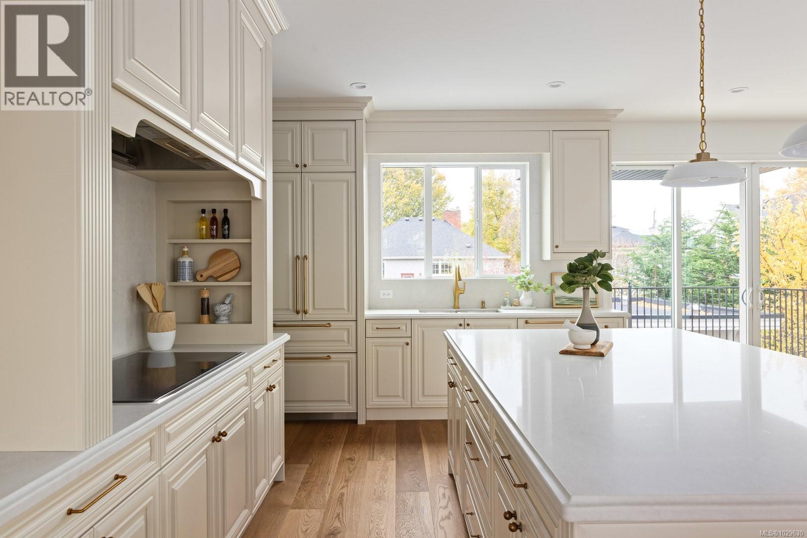 135 PASSMORE ST - 18