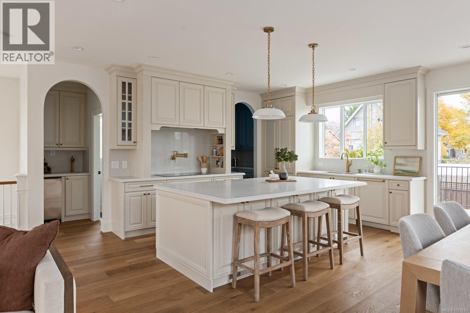 135 PASSMORE ST - 19