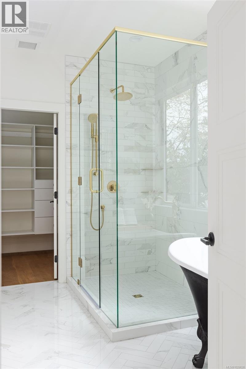 135 PASSMORE ST - 28