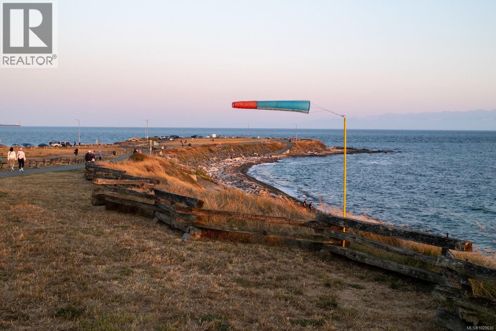 135 PASSMORE ST - 42