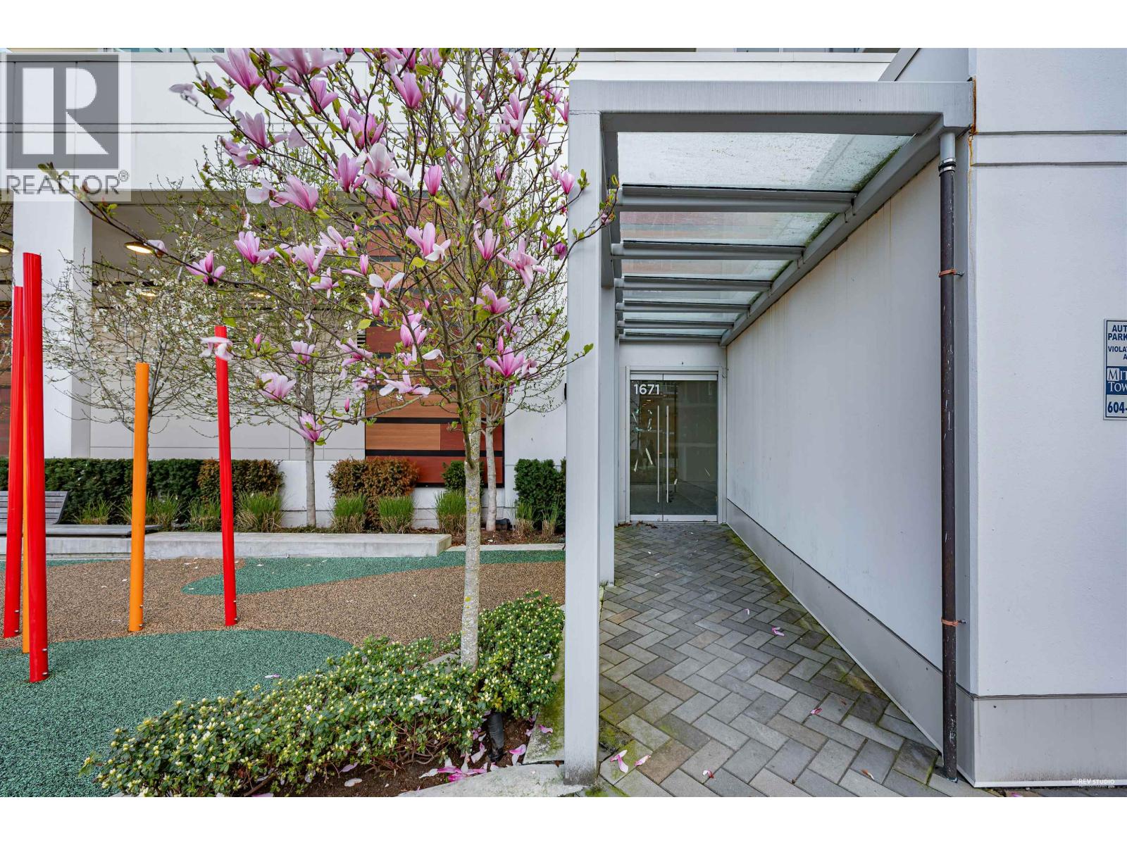 1671 LIONS GATE LANE, North Vancouver