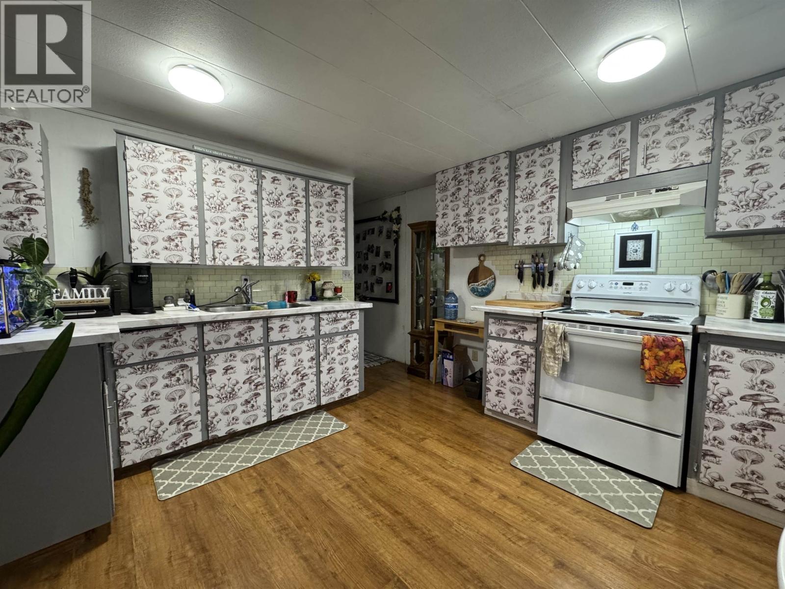 7593 MCCAULEY Road - photo 2