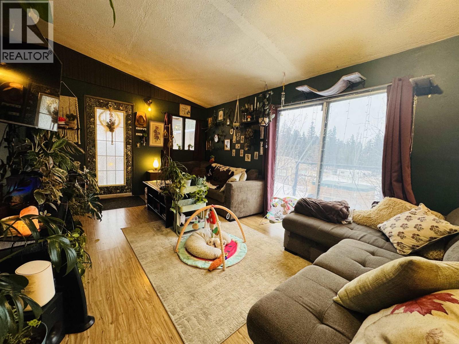 7593 MCCAULEY ROAD - 5