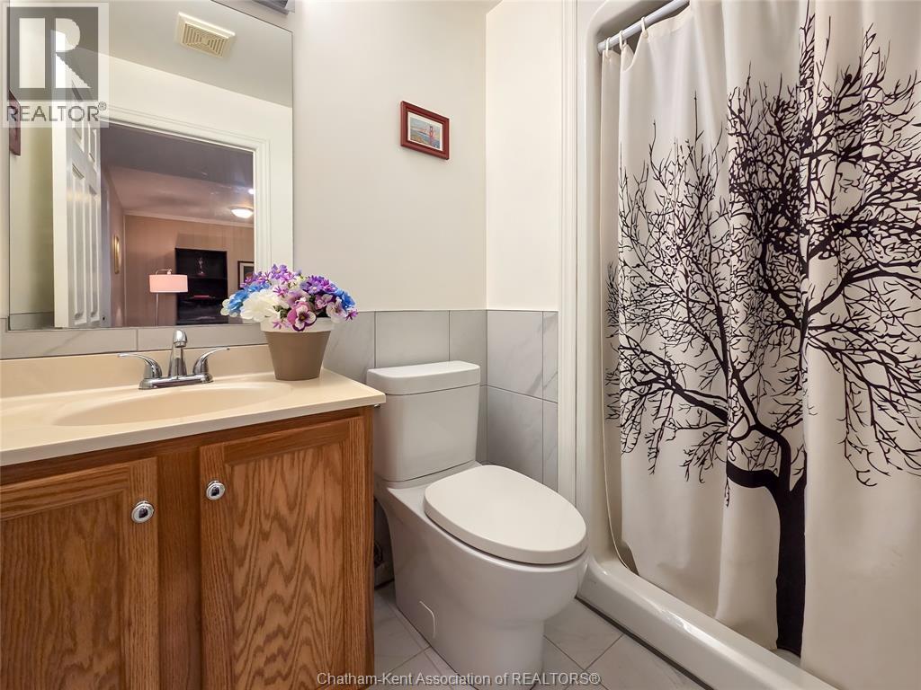 10 VILLA COURT - 42