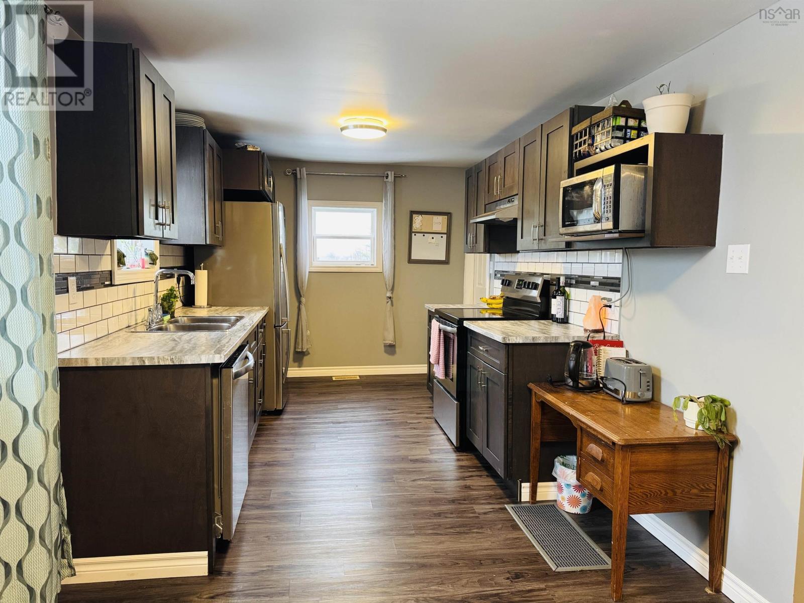 Property 20 of 21 of 1787 Western Avenue