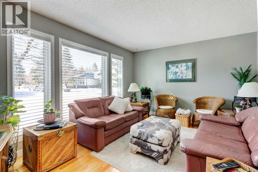 Single Family House 4 Level for Sale in  Cedarbrook Way SW Cedarbrae Calgary 