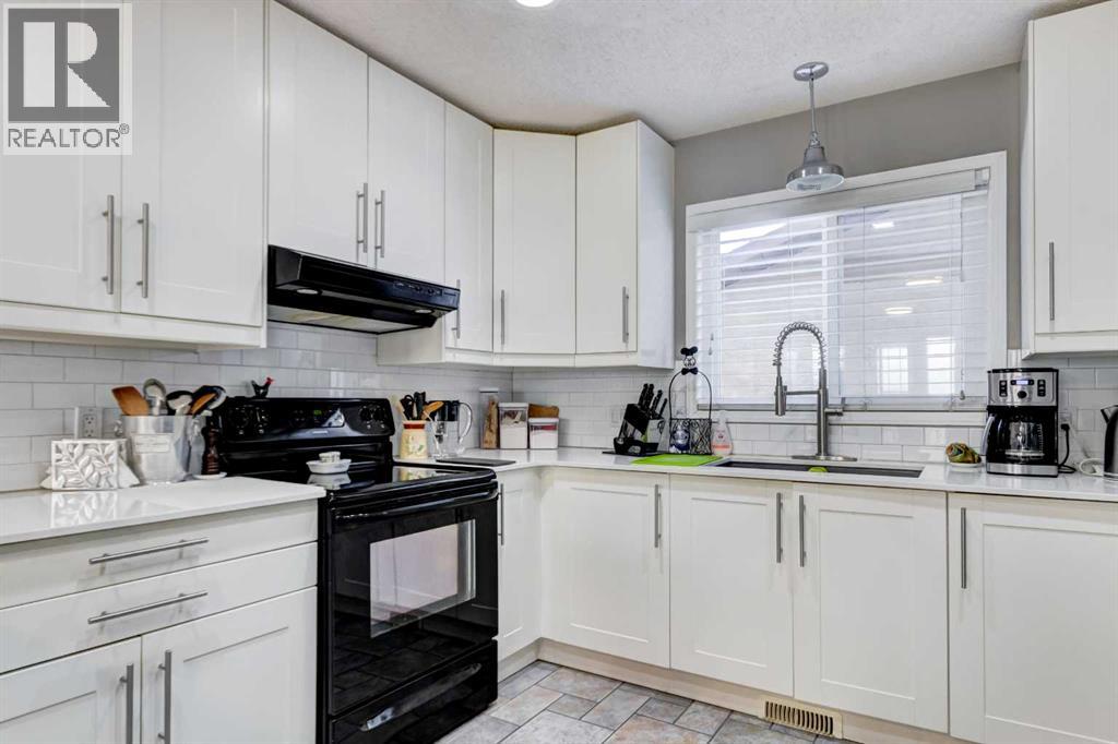 Single Family House 4 Level for Sale in  Cedarbrook Way SW Cedarbrae Calgary 