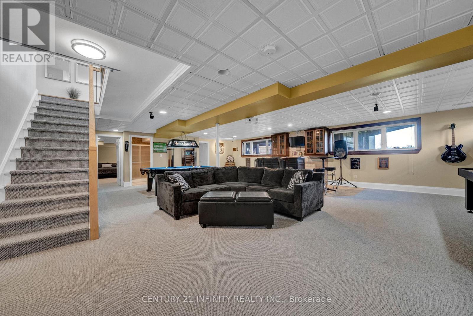 Large bright entertainment space