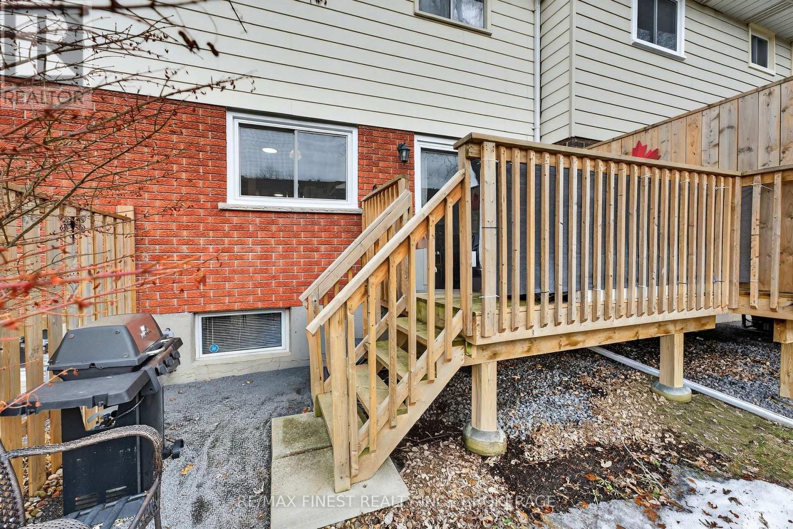 4 - 30 ADDINGTON STREET — photo 23