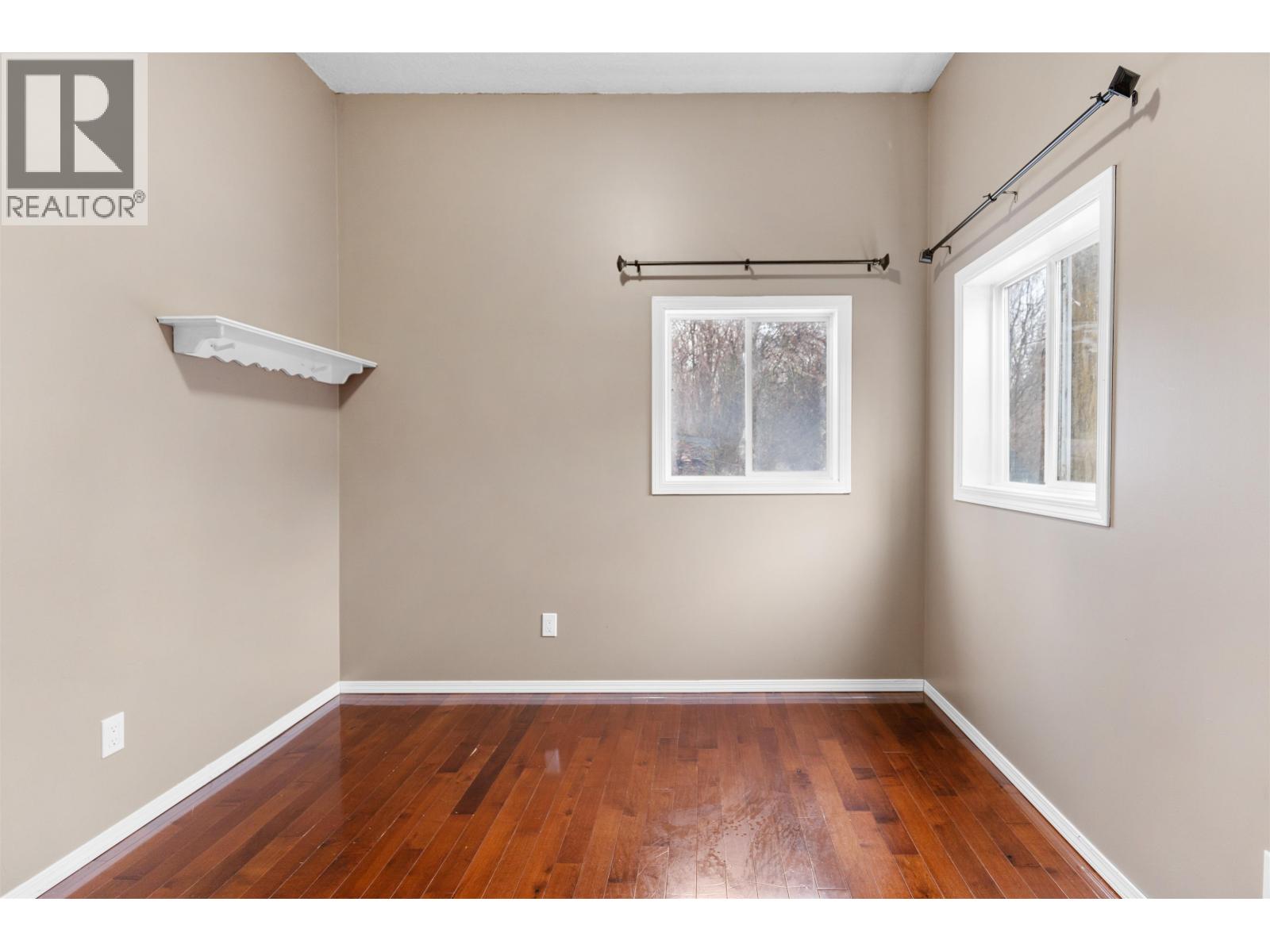 622 CUTBANK ROAD - 19