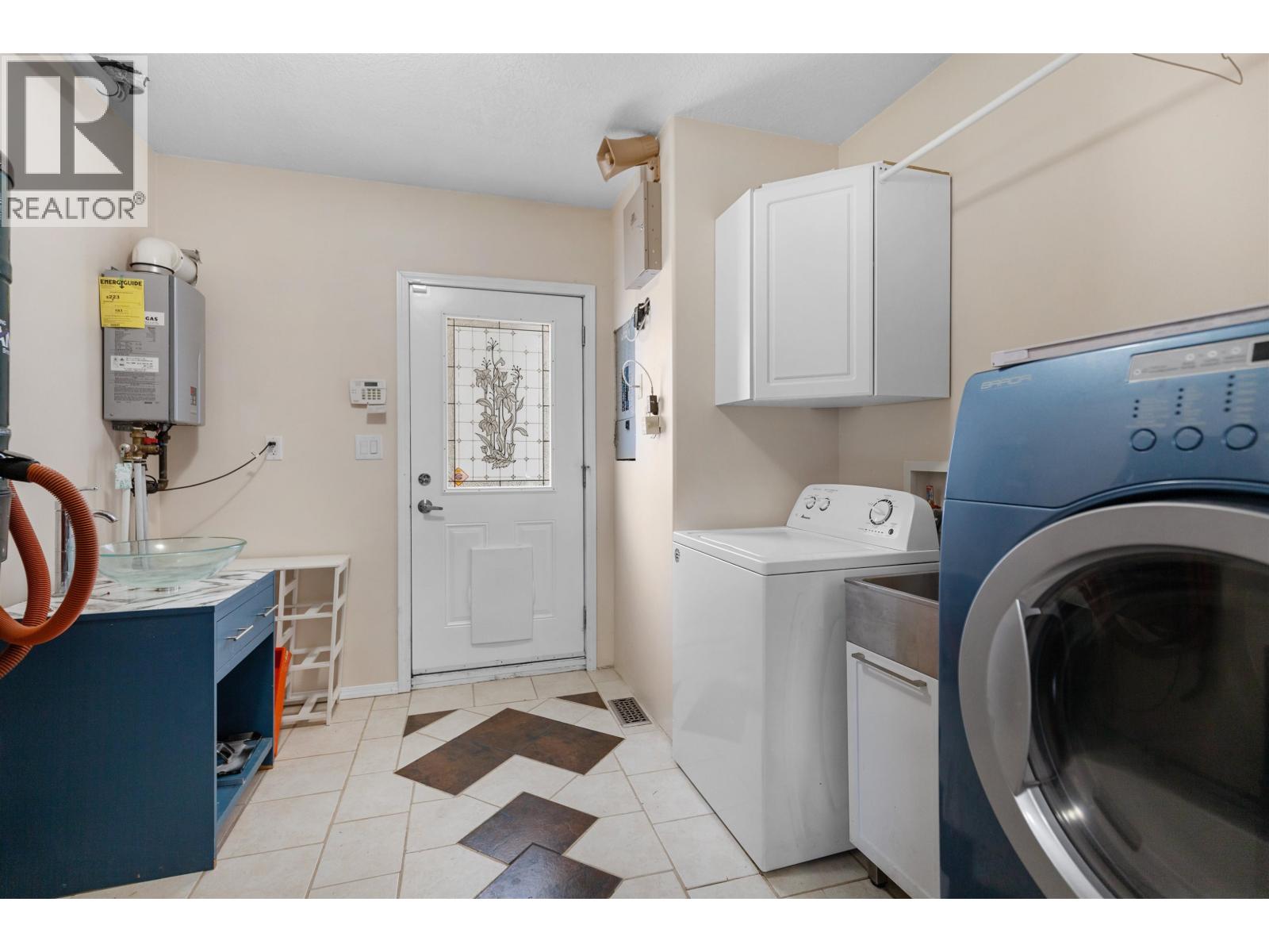 622 CUTBANK ROAD - 27