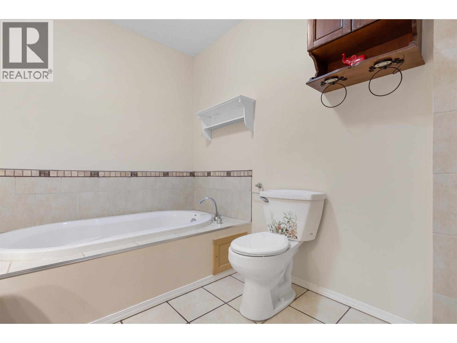 622 CUTBANK ROAD - 23