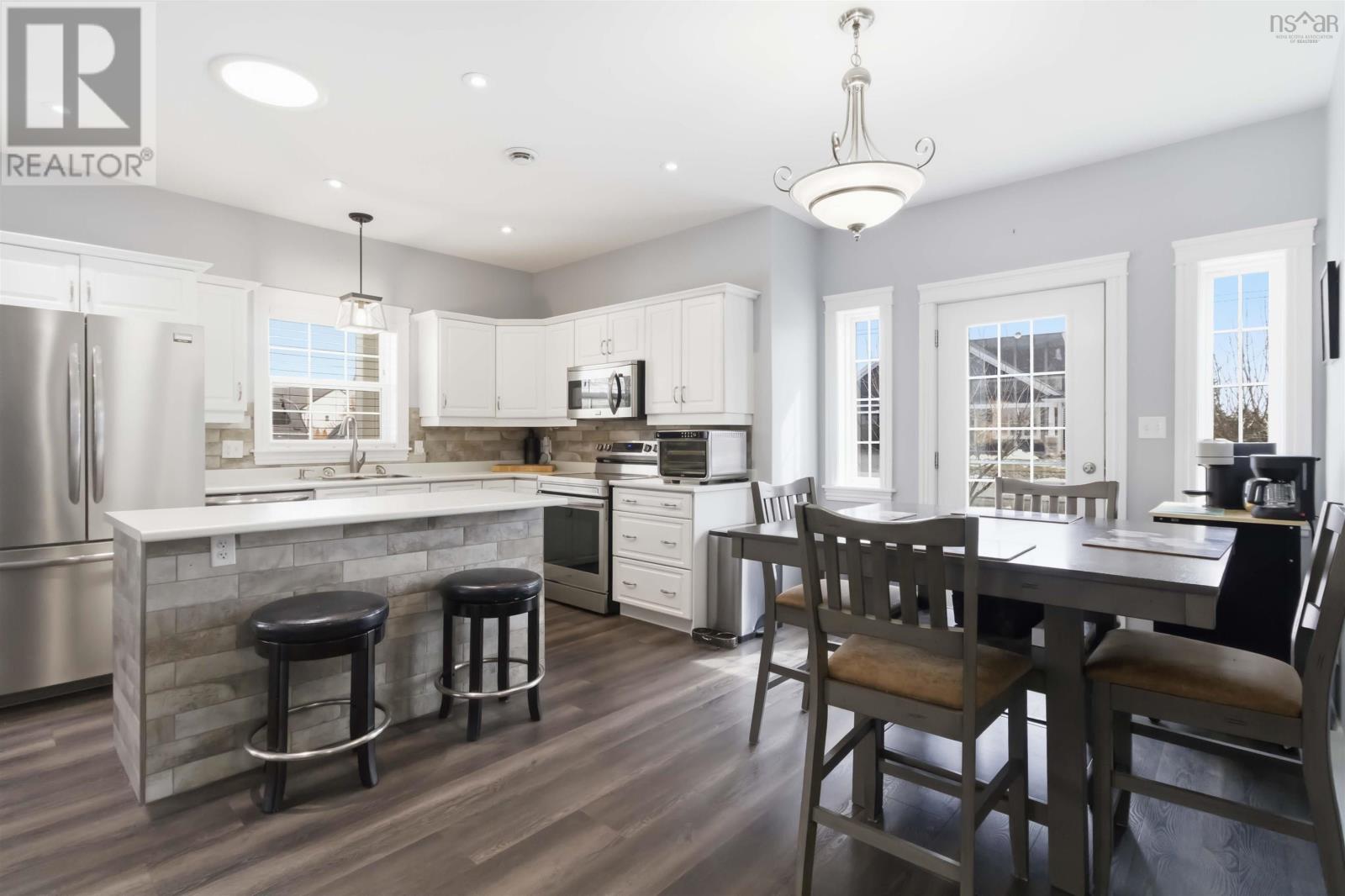 Property 27 of 50 of 172 Stargazer Drive