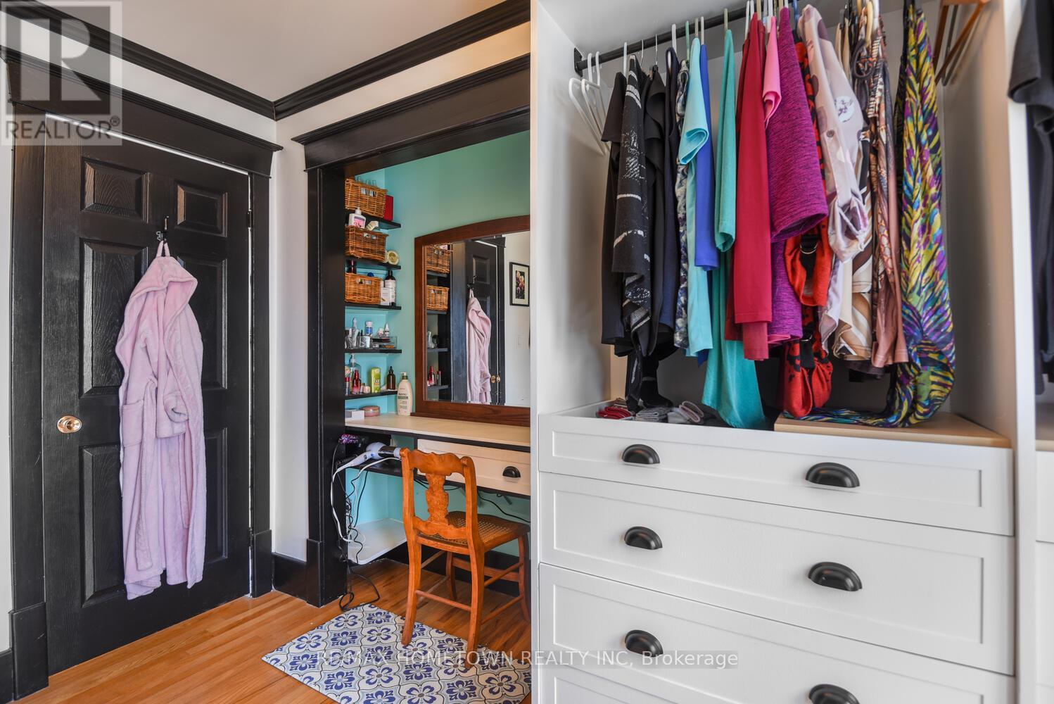 4 bedroom used as a dressing room