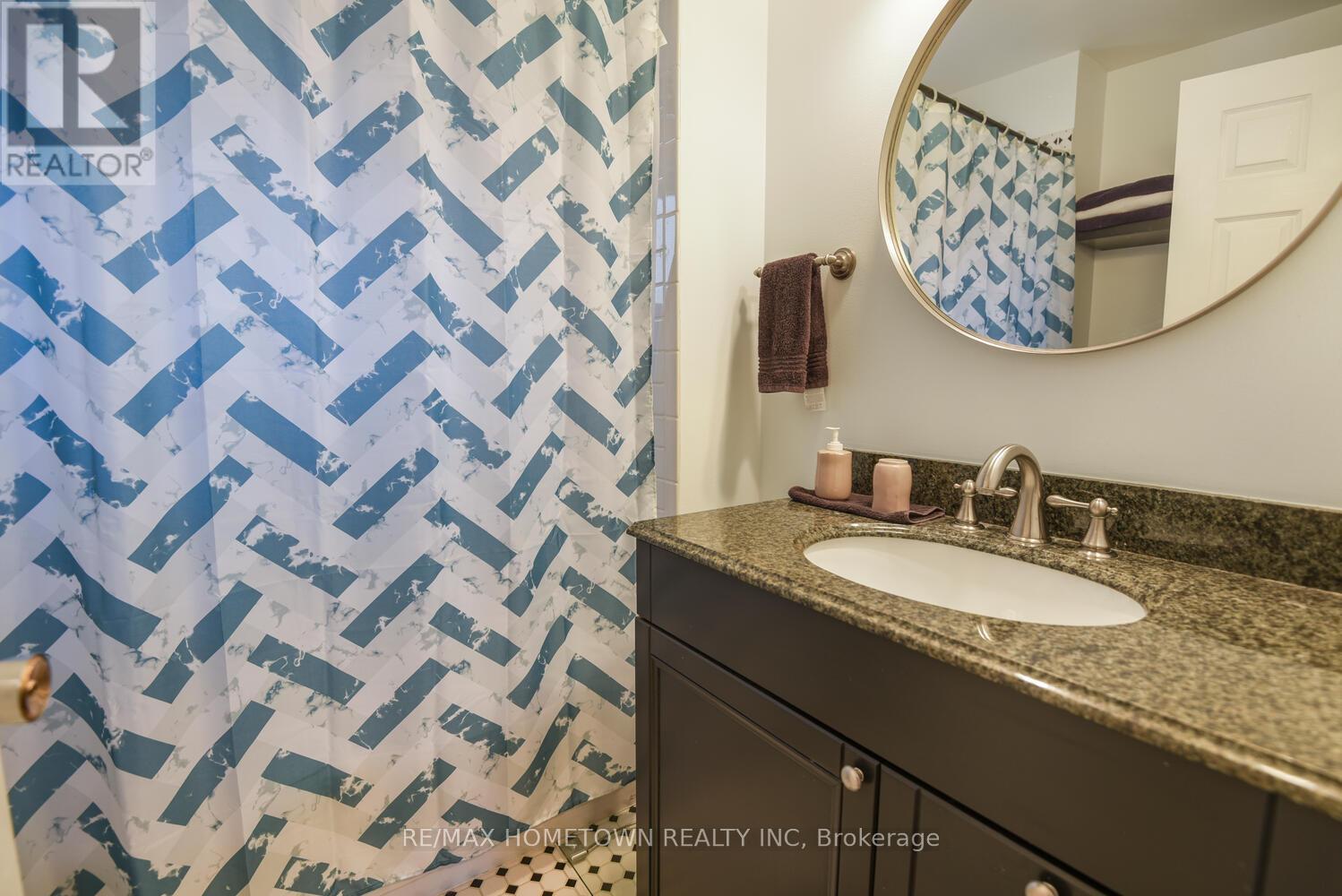 4 piece bathroom