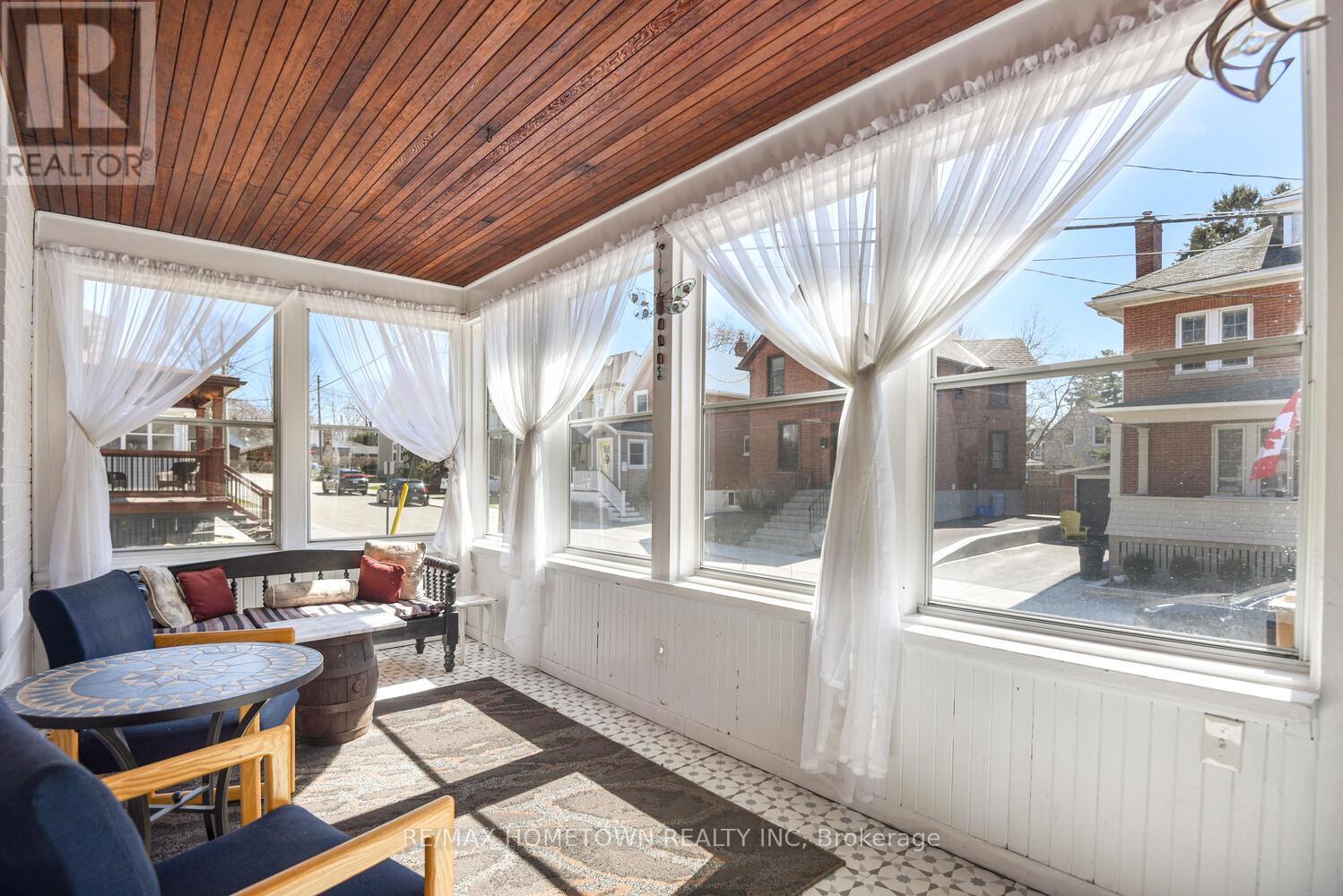 214 JAMES STREET E - 5