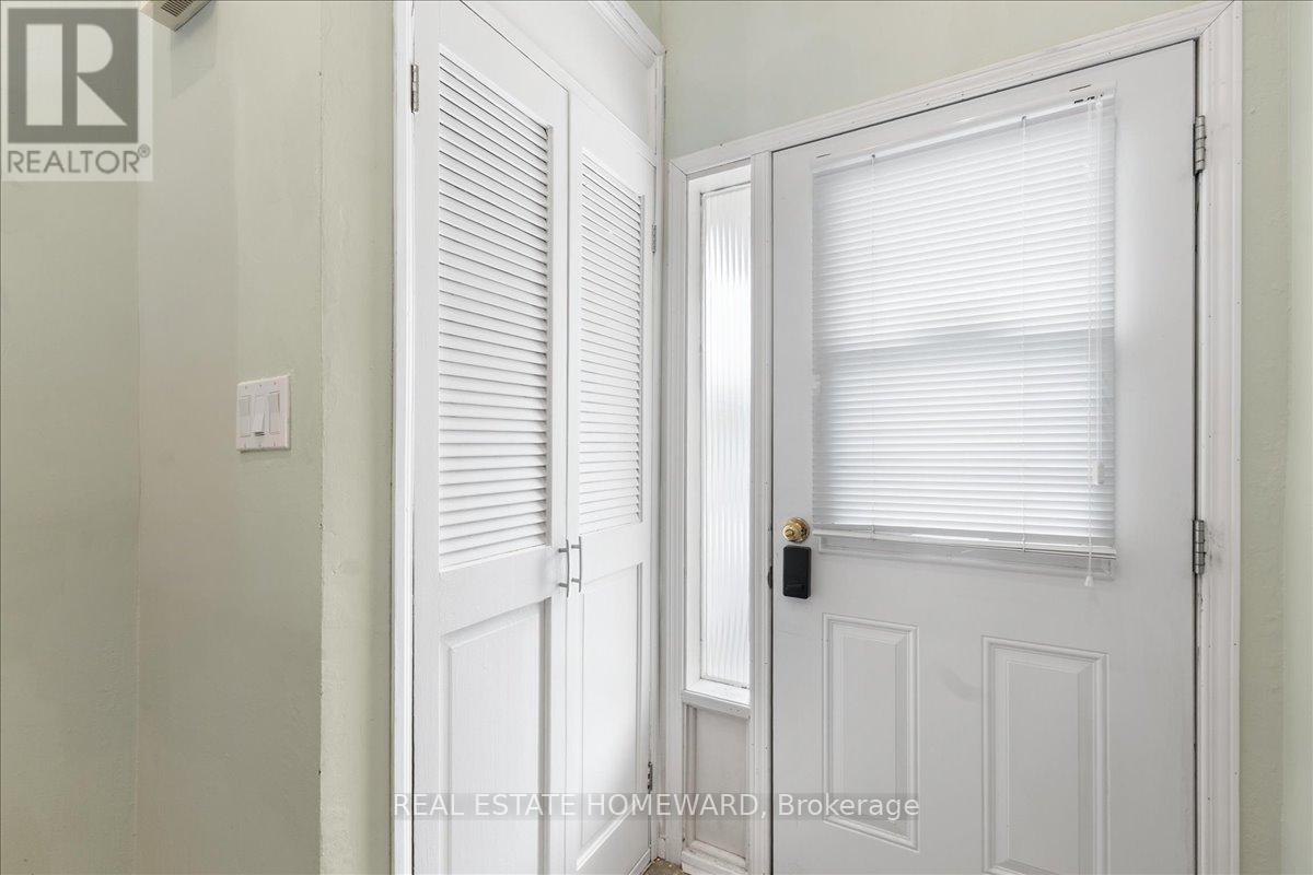 #4 3430 KINGSTON ROAD - 3