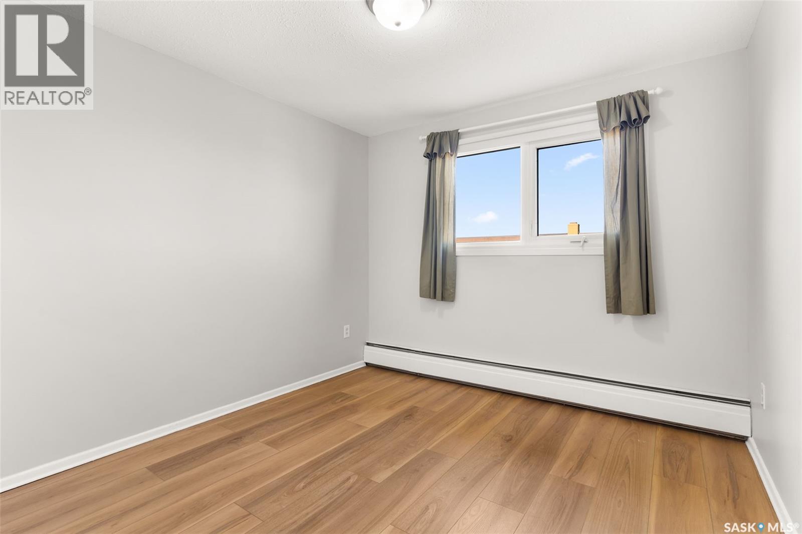 #22 4341 RAE STREET - 13