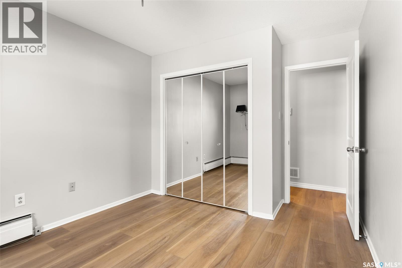 #22 4341 RAE STREET - 18