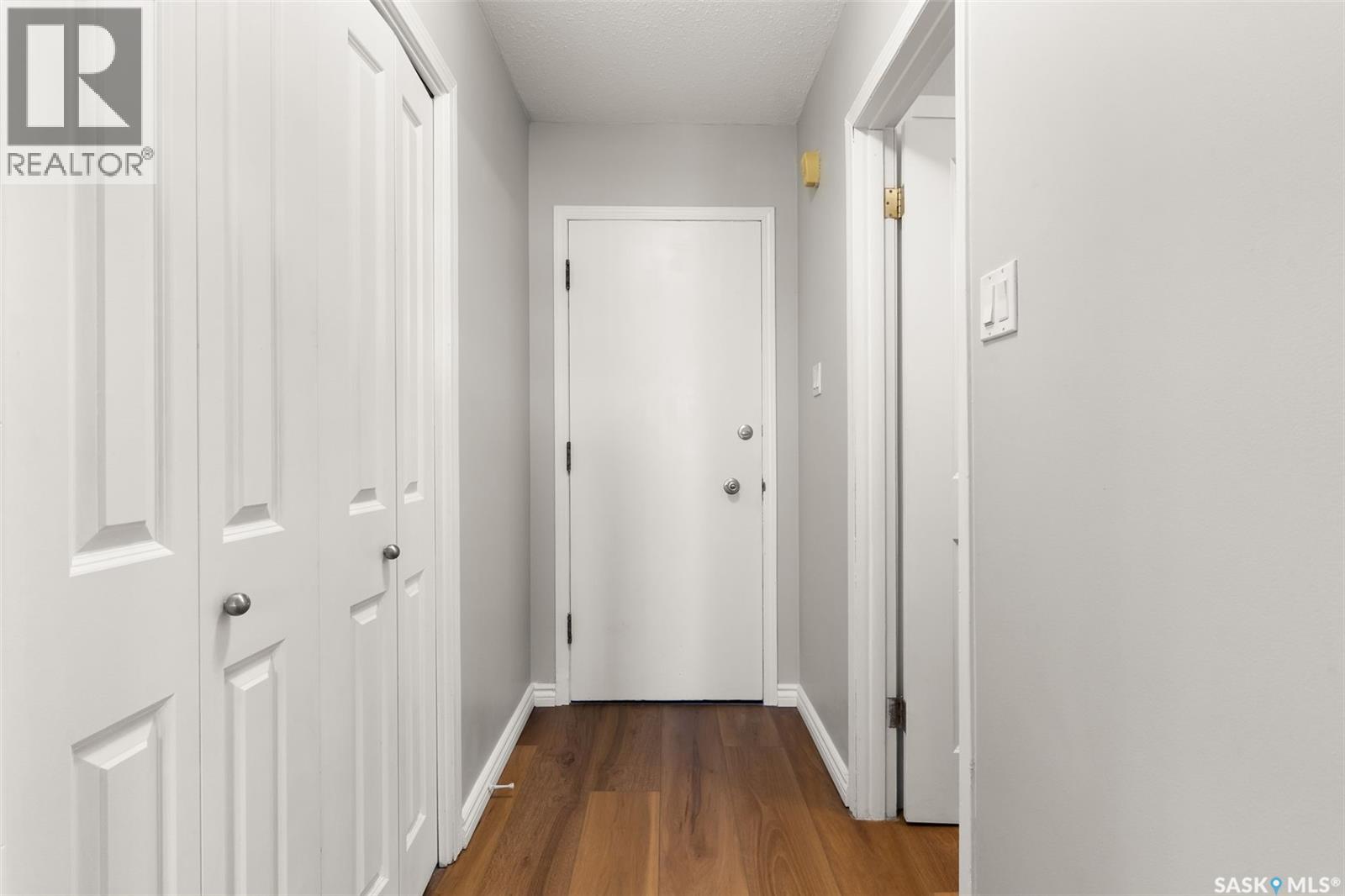 #22 4341 RAE STREET - Image 2