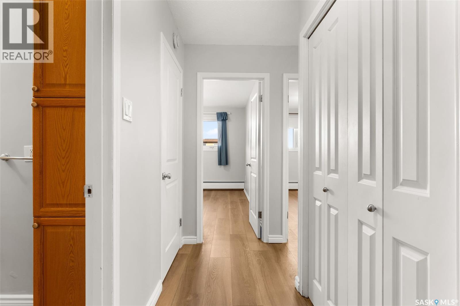 #22 4341 RAE STREET - Image 3