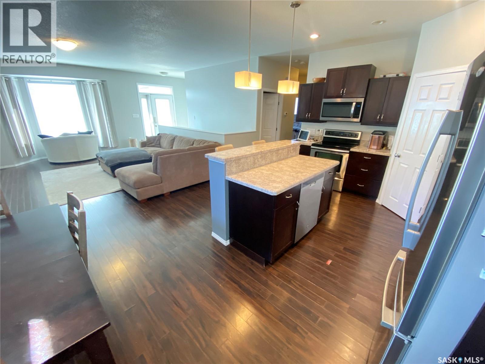 703 Barber CRESCENT - photo 3
