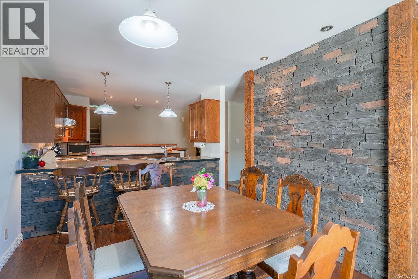 #A 76 SUMMIT DR - 21