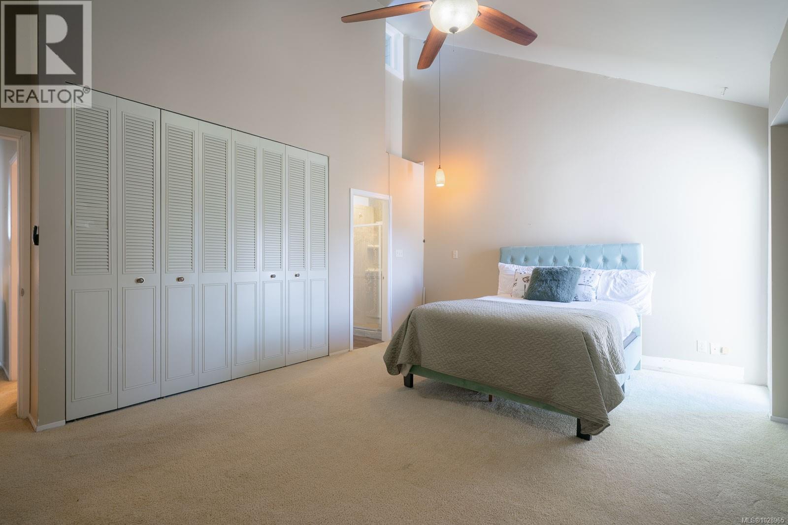 #A 76 SUMMIT DR - 32