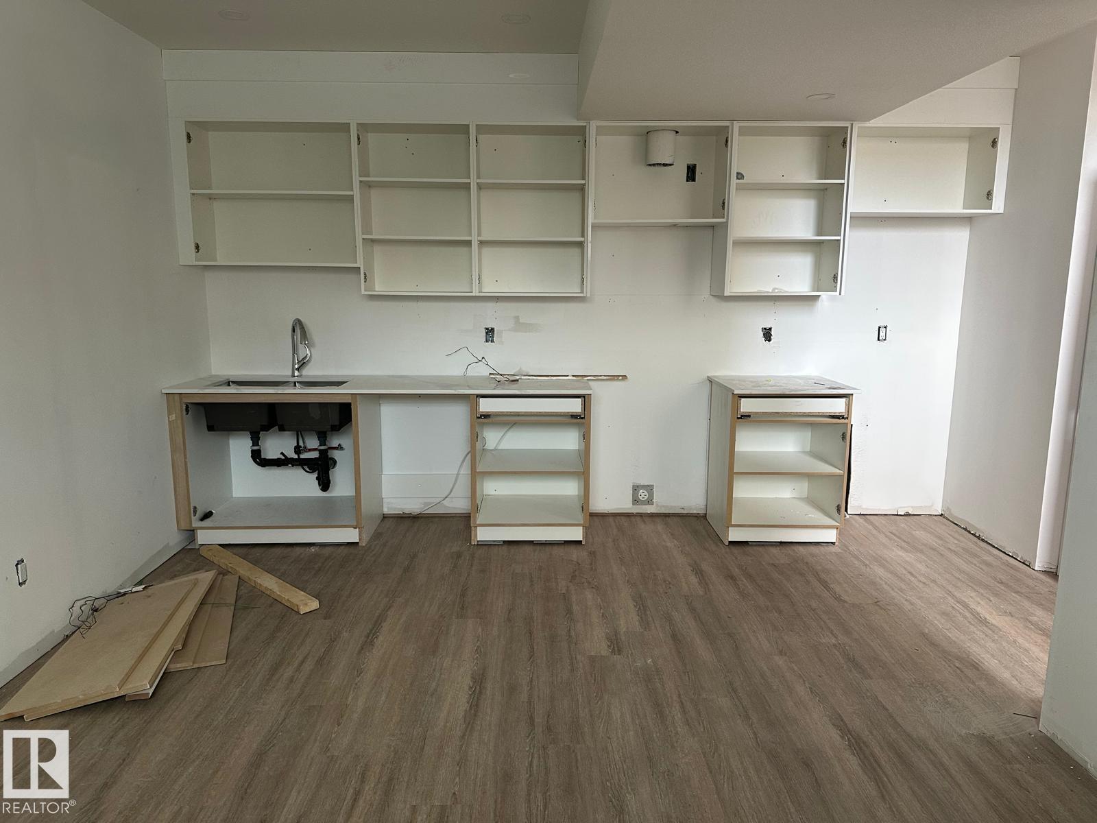 Single Family House for Sale in   ST NW Edmonton 