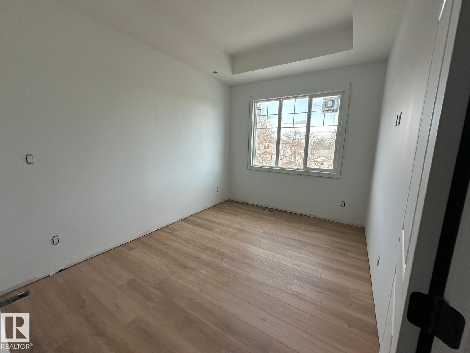 Single Family House for Sale in   ST NW Edmonton 