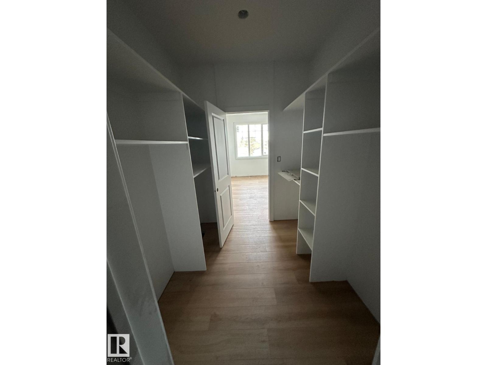 Single Family House for Sale in   ST NW Edmonton 