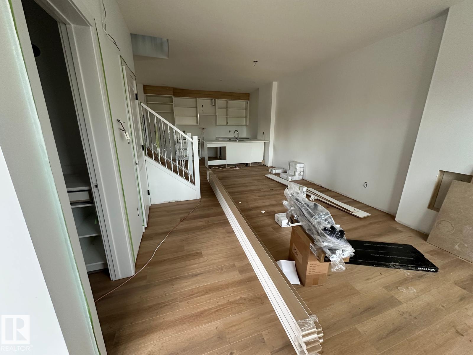 Single Family House for Sale in   ST NW Edmonton 