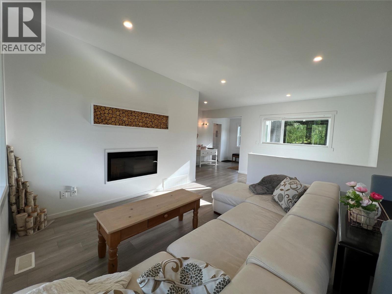 5090 50A Street NE - 14