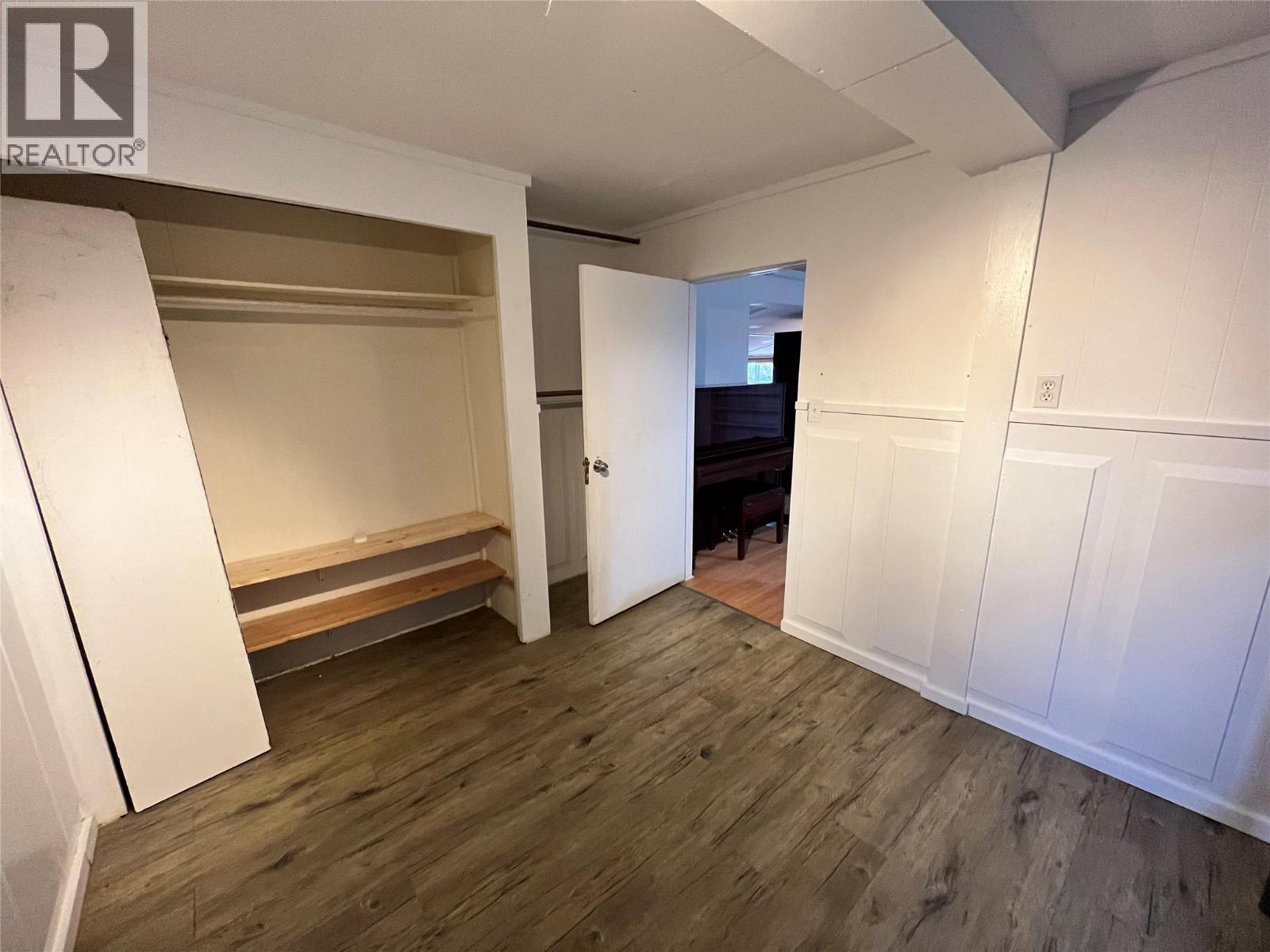 5090 50A STREET NE - 64