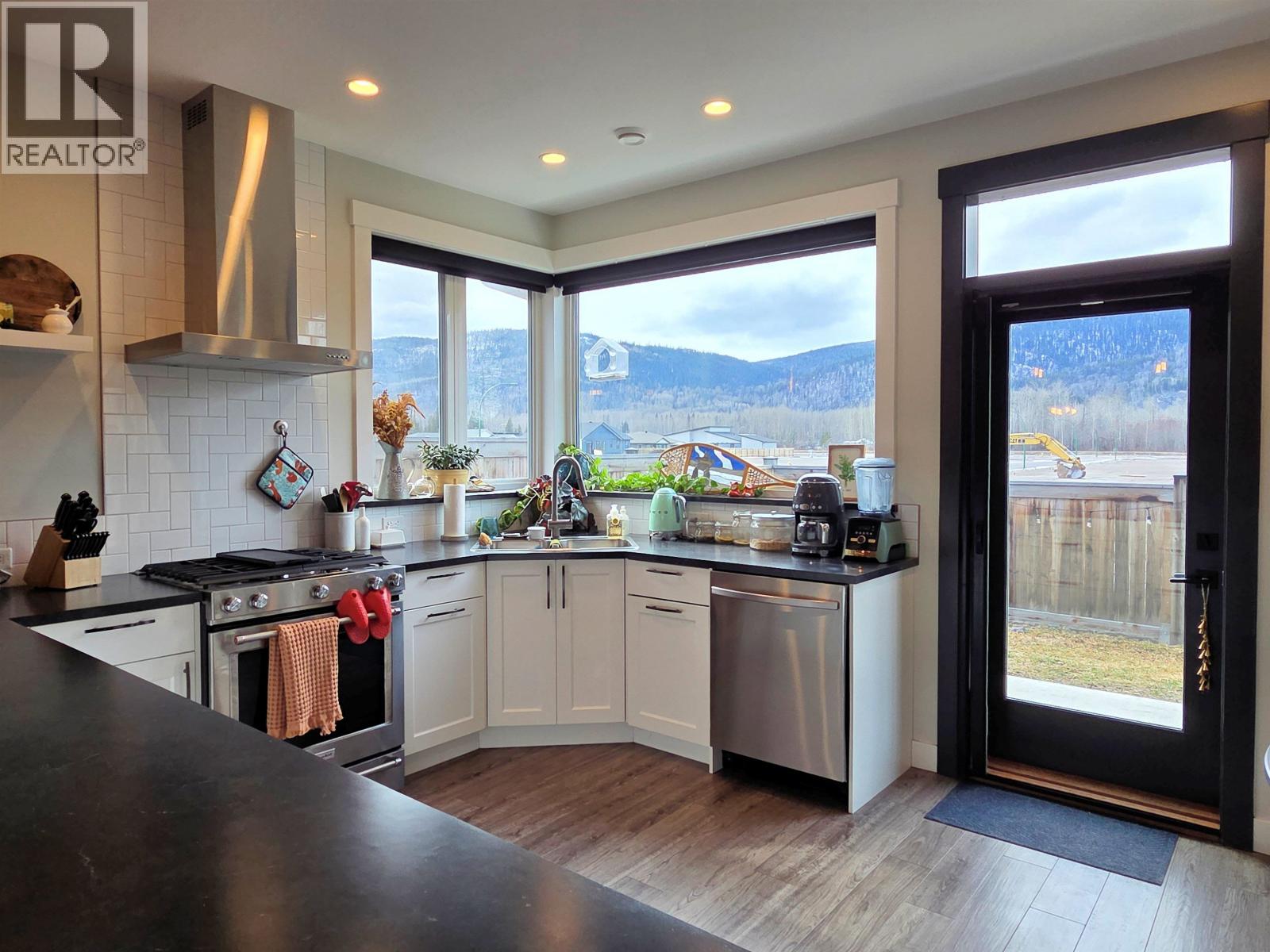 #6-1141 AMBLESIDE Avenue, Smithers