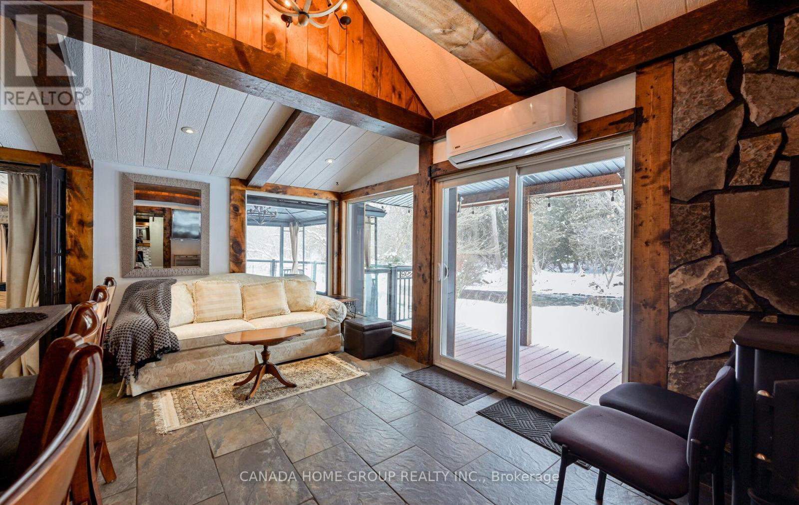 Single Family House Bungalow for Sale in  MCLAUGHLIN ROAD Caledon (Inglewood) 