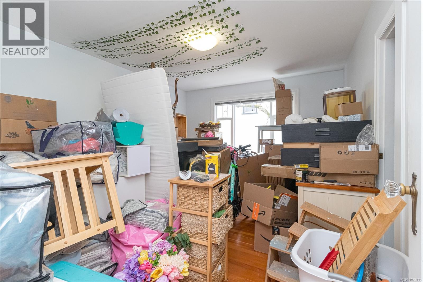 3650 Quadra St - 17