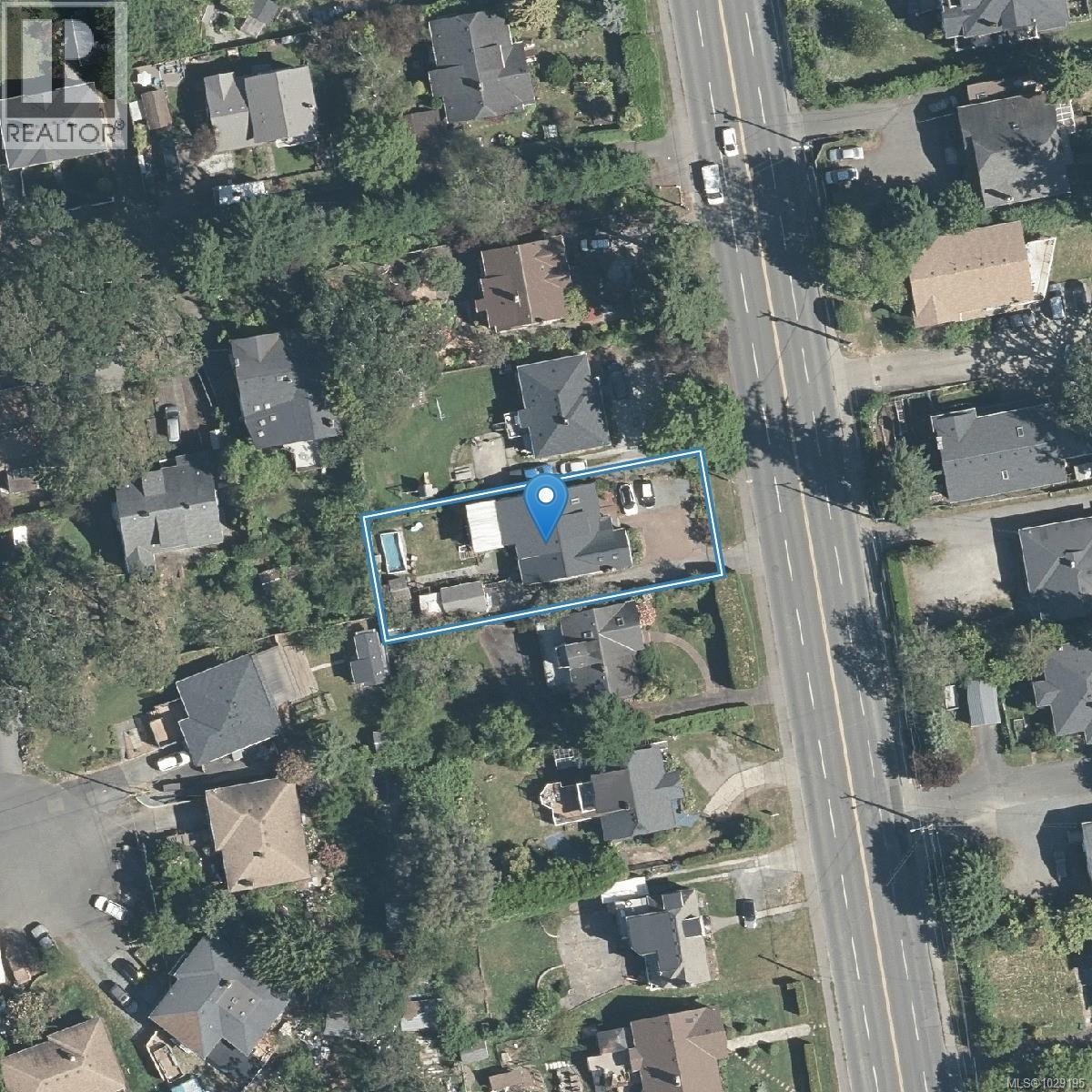 3650 Quadra St - 58