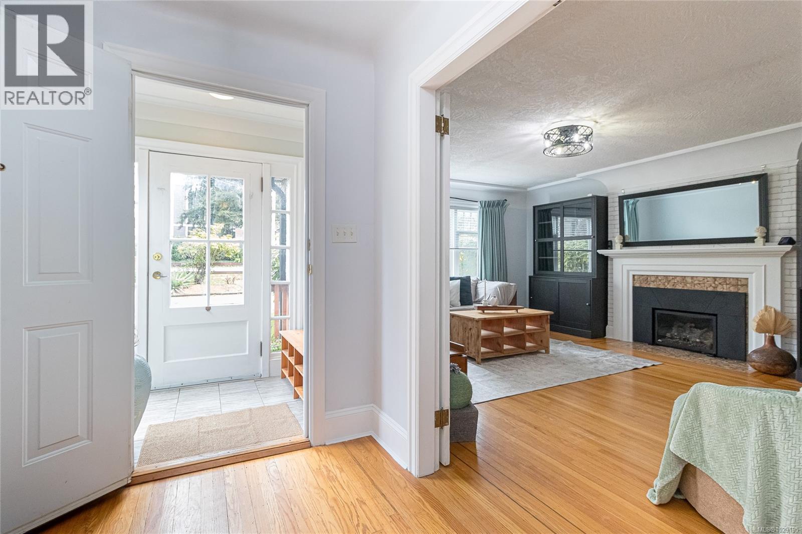3650 Quadra St - 7