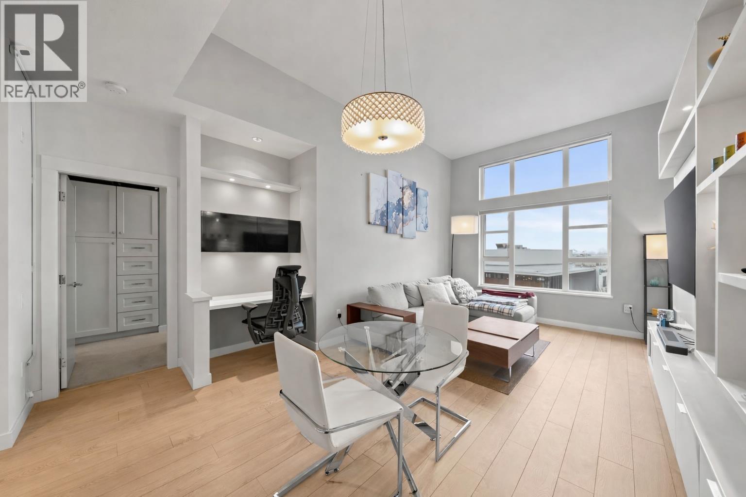 416 550 SEABORNE Place - main photo