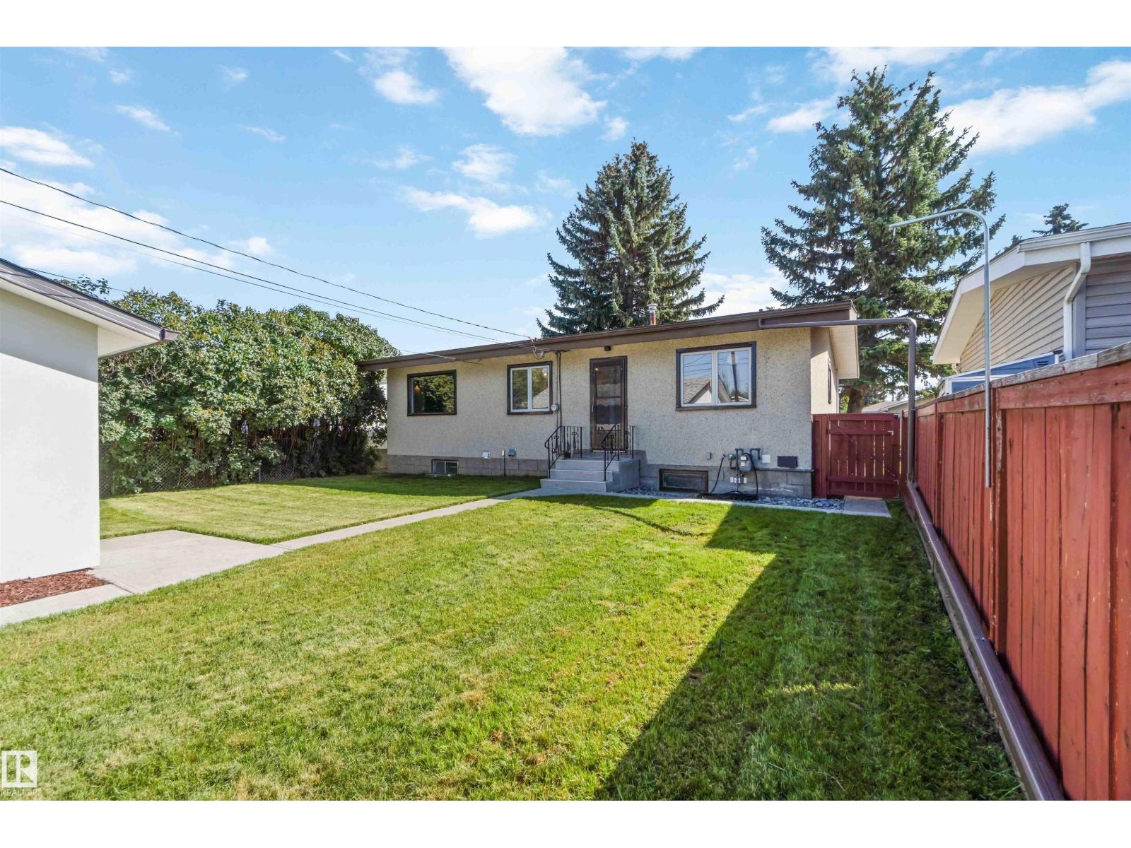 6808 95 AV NW, Edmonton