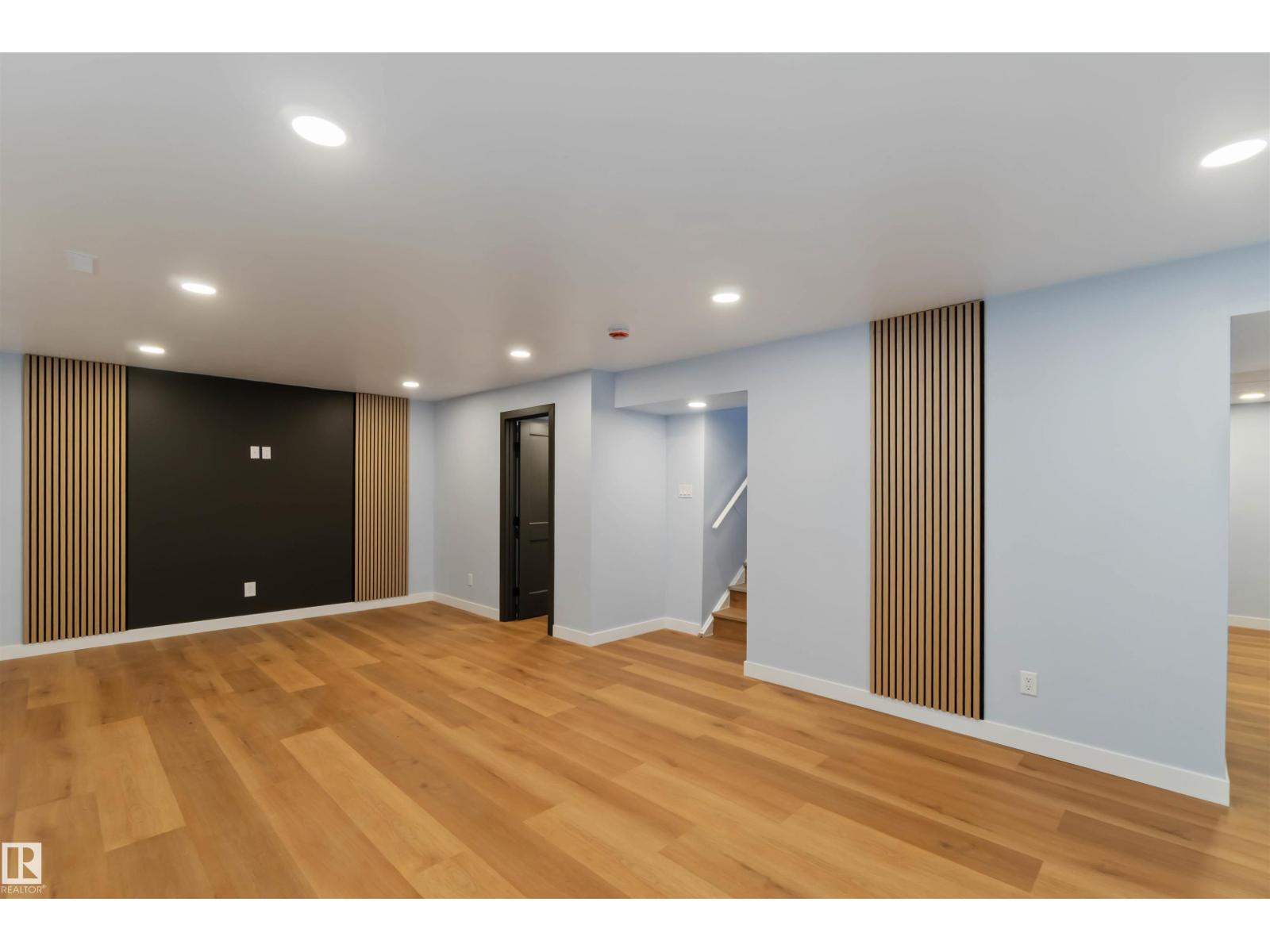 6808 95 AV NW, Edmonton