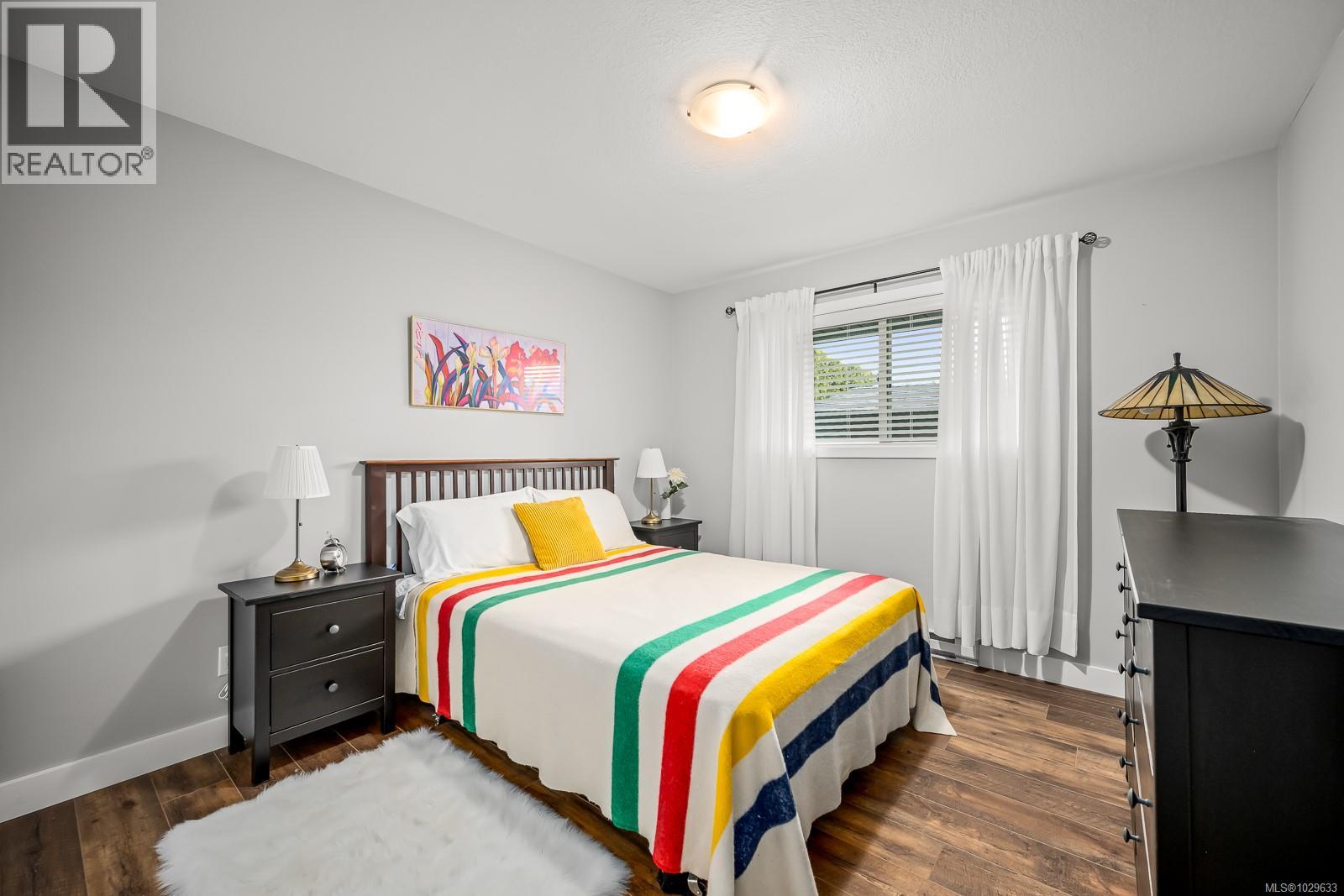 1891 WHISTLER WAY - 38