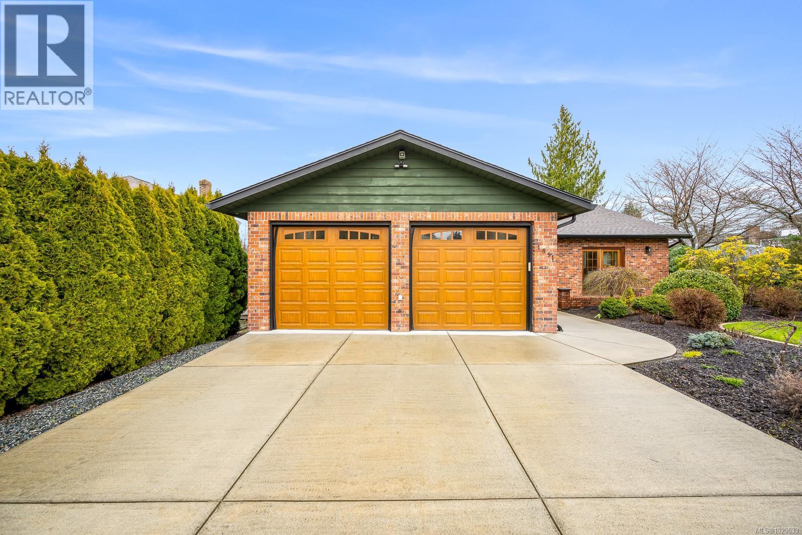 1891 WHISTLER WAY - 44