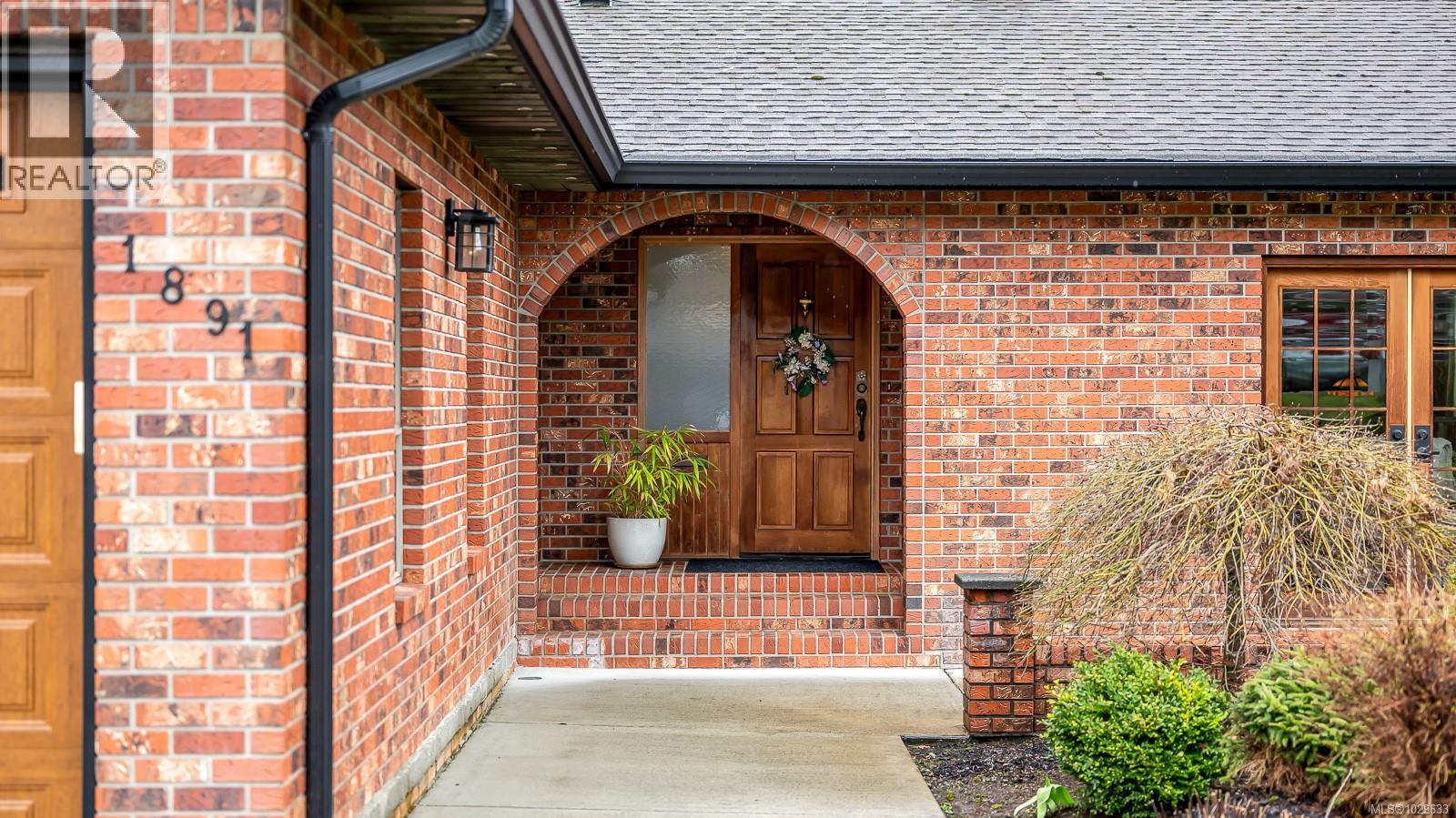 1891 WHISTLER WAY - 6